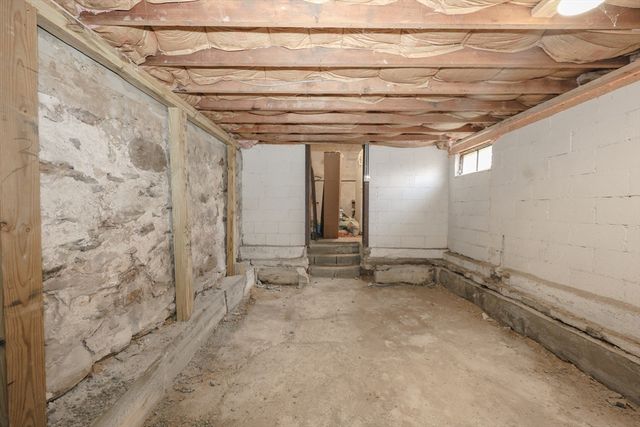 59 Lancaster St, Leominster, MA 01453