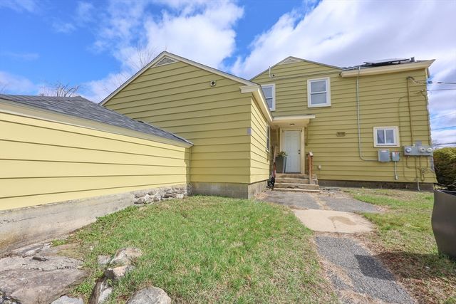 59 Lancaster St, Leominster, MA 01453