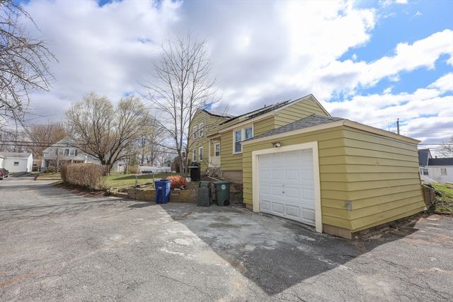 59 Lancaster St, Leominster, MA 01453