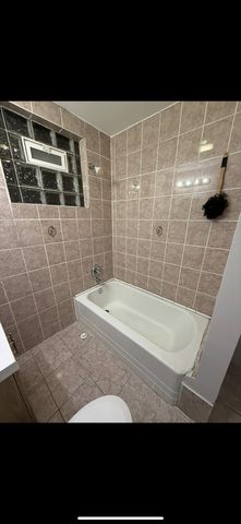 4514 N Springfield Avenue, Chicago, IL 60625