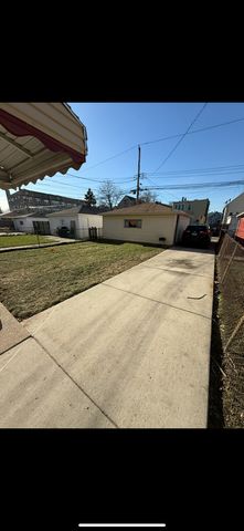 4514 N Springfield Avenue, Chicago, IL 60625