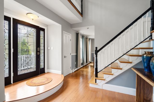 25 Magnolia Ave, Manchester, MA 01944