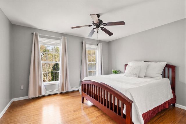 25 Magnolia Ave, Manchester, MA 01944