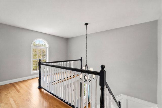 25 Magnolia Ave, Manchester, MA 01944
