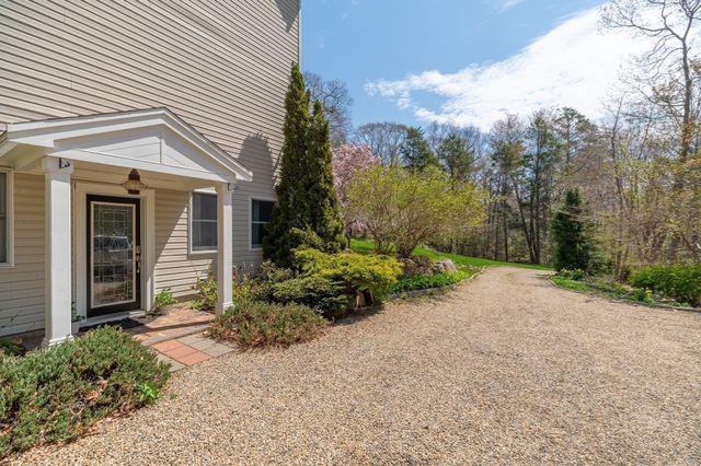 25 Magnolia Ave, Manchester, MA 01944