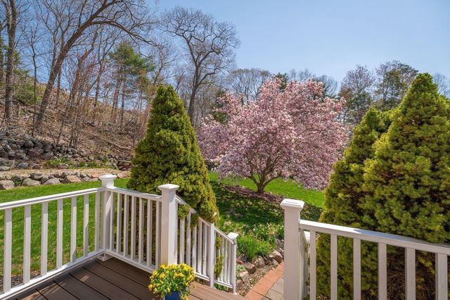 25 Magnolia Ave, Manchester, MA 01944