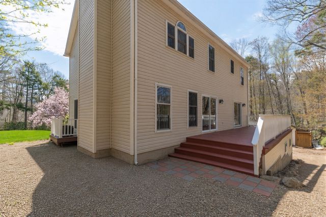 25 Magnolia Ave, Manchester, MA 01944