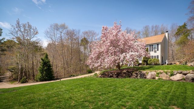 25 Magnolia Ave, Manchester, MA 01944