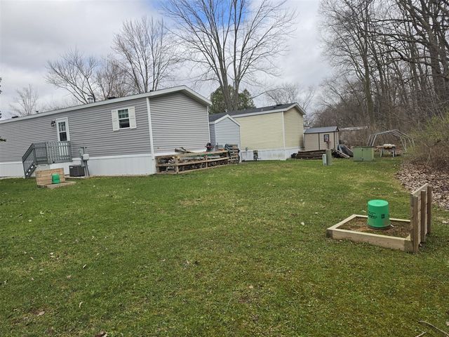 847 Apple Tree Court, Walker, MI 49534