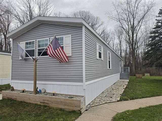847 Apple Tree Court, Walker, MI 49534