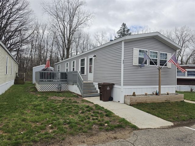 847 Apple Tree Court, Walker, MI 49534