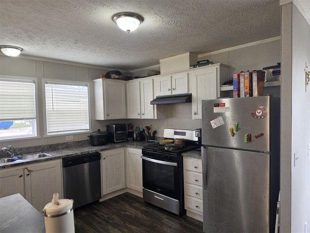 847 Apple Tree Court, Walker, MI 49534
