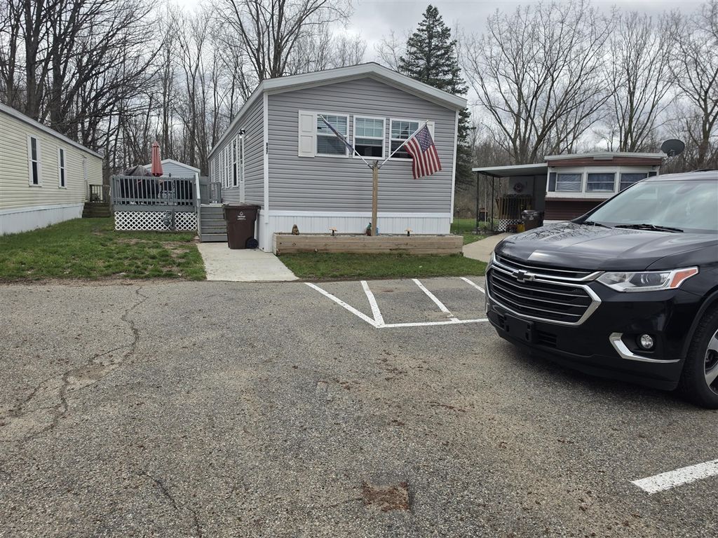 847 Apple Tree Court, Walker, MI 49534