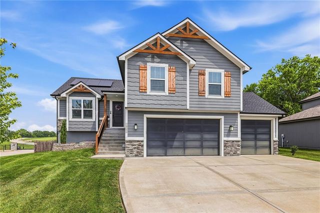 1901 Verbena Avenue, Greenwood, MO 64034