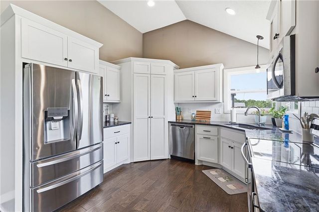 1901 Verbena Avenue, Greenwood, MO 64034