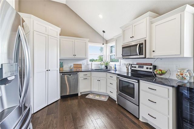1901 Verbena Avenue, Greenwood, MO 64034