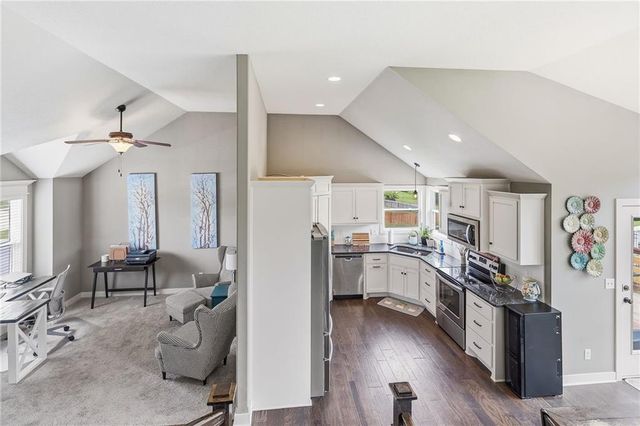1901 Verbena Avenue, Greenwood, MO 64034