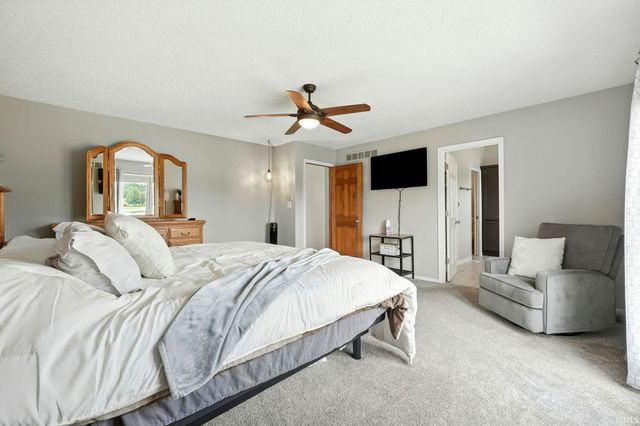 10832 Lone Eagle Way, Fort Wayne, IN 46845