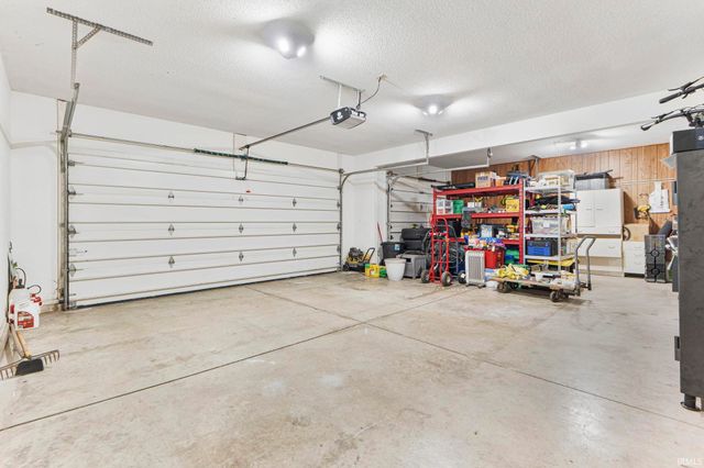 10832 Lone Eagle Way, Fort Wayne, IN 46845