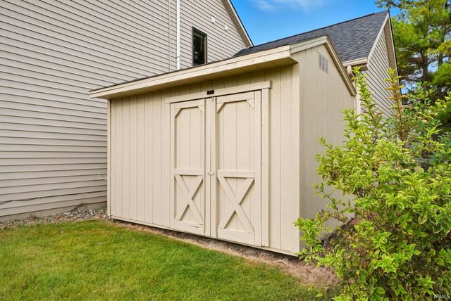 10832 Lone Eagle Way, Fort Wayne, IN 46845