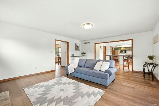 10832 Lone Eagle Way, Fort Wayne, IN 46845