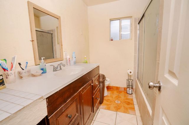 790 Rose Lane, Porterville, CA 93257