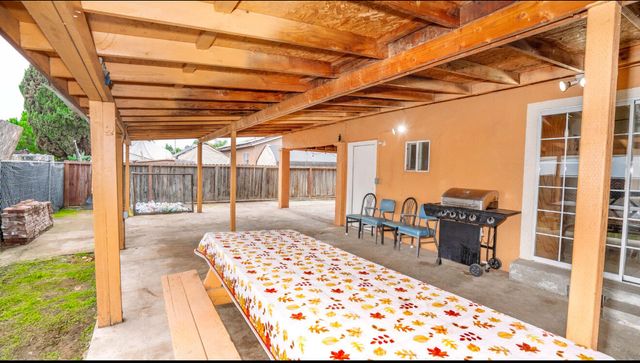 790 Rose Lane, Porterville, CA 93257