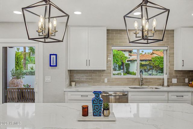 3169 E BERRIDGE Lane, Phoenix, AZ 85016
