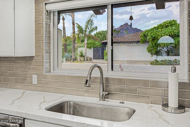 3169 E BERRIDGE Lane, Phoenix, AZ 85016