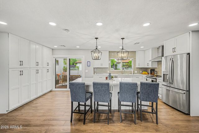 3169 E BERRIDGE Lane, Phoenix, AZ 85016