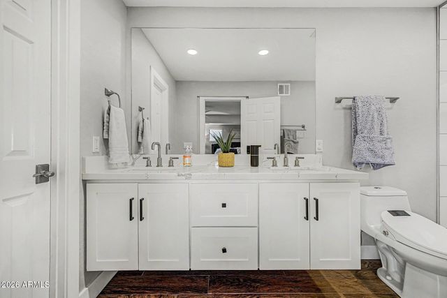 3169 E BERRIDGE Lane, Phoenix, AZ 85016