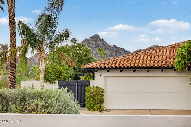 3169 E BERRIDGE Lane, Phoenix, AZ 85016