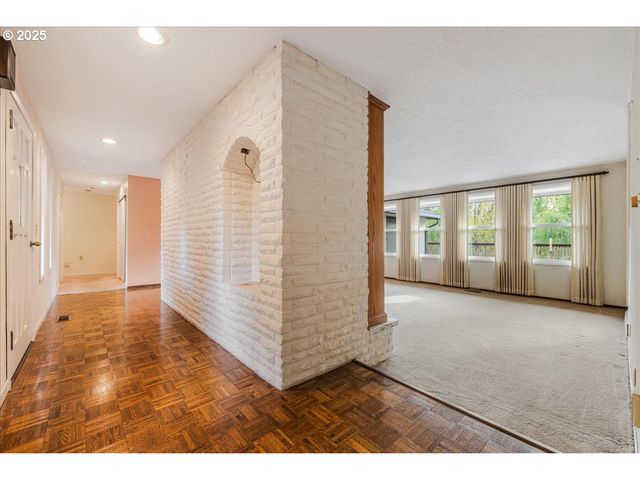 16700 ARNEY Rd, Woodburn, OR 97071