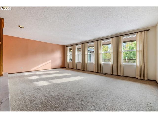 16700 ARNEY Rd, Woodburn, OR 97071