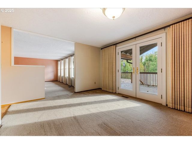 16700 ARNEY Rd, Woodburn, OR 97071