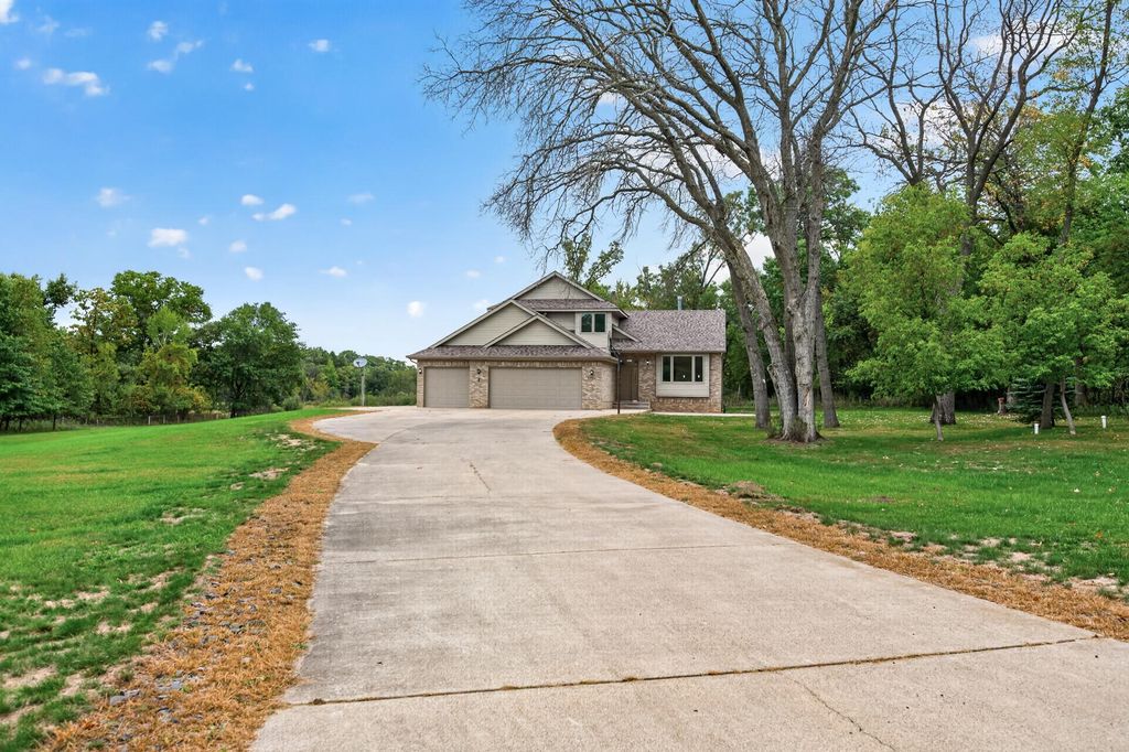 20964 Beaver Dam Court NE, East Bethel, MN 55011 — exterior