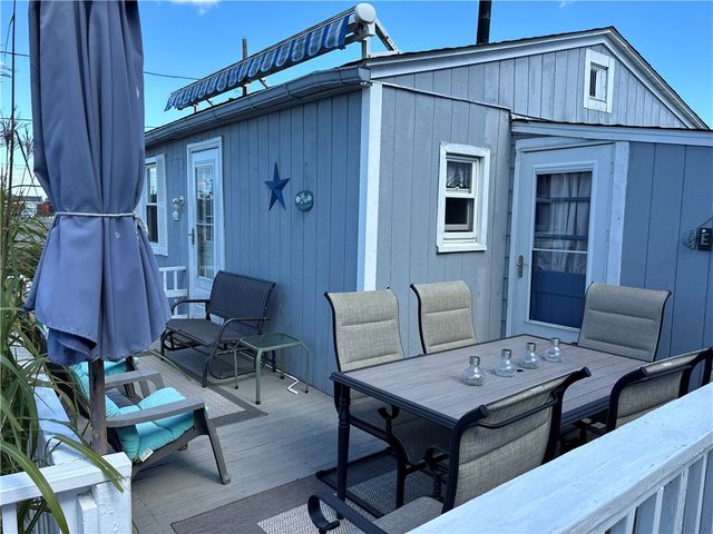 271 Great Island Road, Narragansett, RI 02882