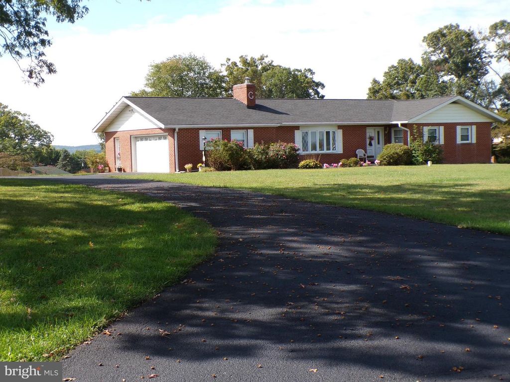 2713 ROWE RD, New Windsor, MD 21776