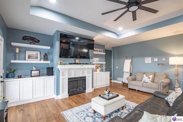 108 Summit Creek Drive, Elizabethtown, KY 42701