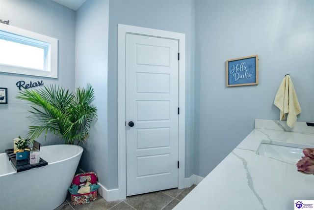 108 Summit Creek Drive, Elizabethtown, KY 42701
