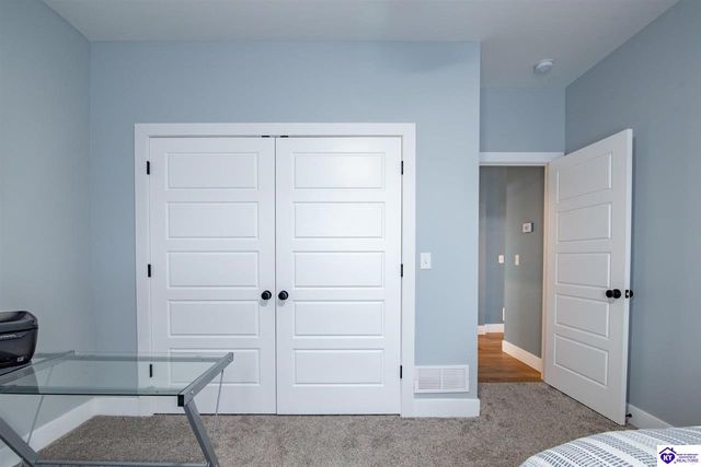 108 Summit Creek Drive, Elizabethtown, KY 42701