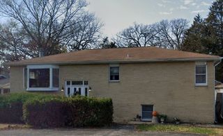 728 N Lakeview Drive, Round Lake, IL 60073