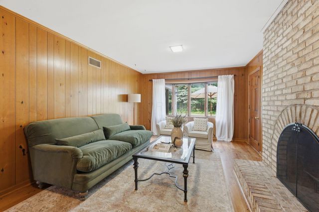 4350 Crown Point Drive, Columbus, OH 43220