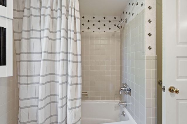 4350 Crown Point Drive, Columbus, OH 43220