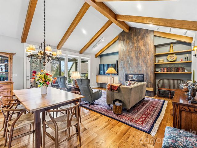 242 Whistlewood Lane, Hendersonville, NC 28739