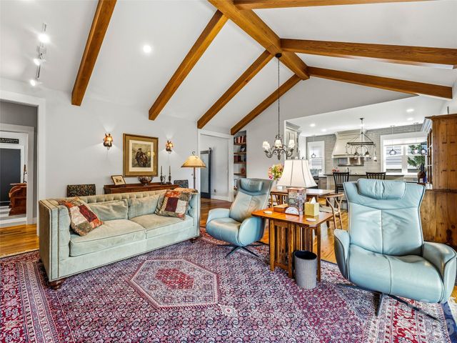 242 Whistlewood Lane, Hendersonville, NC 28739