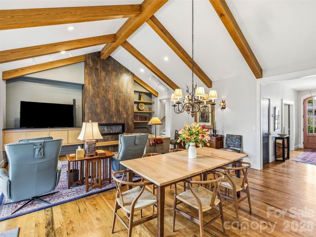 242 Whistlewood Lane, Hendersonville, NC 28739