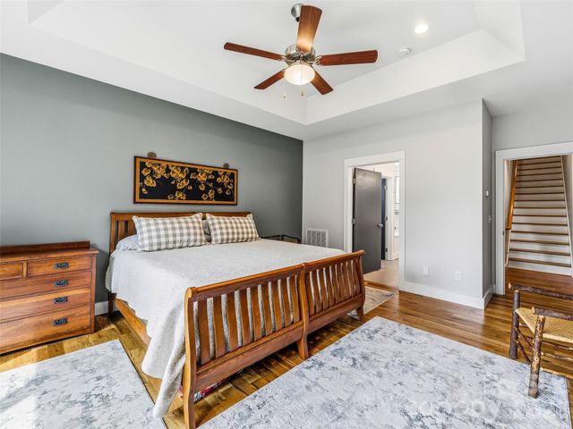 242 Whistlewood Lane, Hendersonville, NC 28739