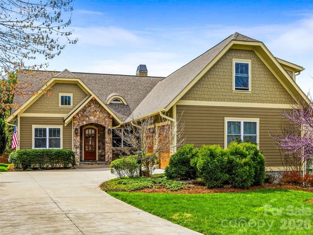 242 Whistlewood Lane, Hendersonville, NC 28739