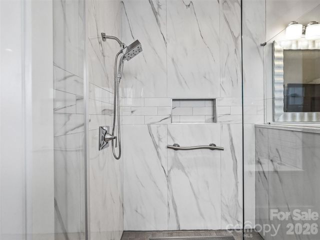 242 Whistlewood Lane, Hendersonville, NC 28739